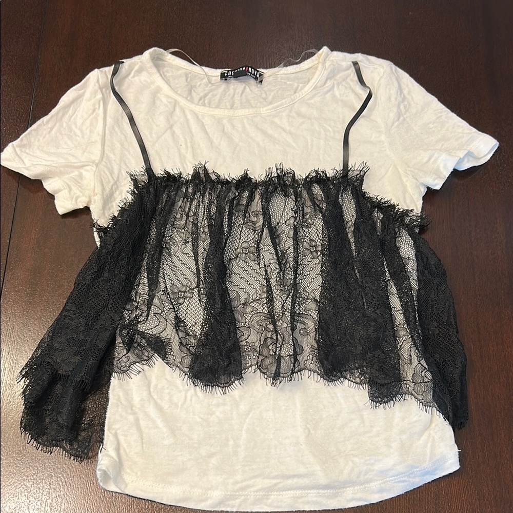 Fashion Nova Black and White Ruffled Short Sleeve Tee